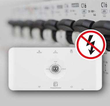 Koppelelemente wie das Ei414 k?nnen im Brandfall ?ber Arbeitsstromausl?ser und Leitungsschutzschalter beliebige Stromkreise abschalten.