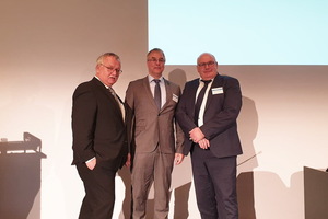  Diskutierten über vernetzten Brandschutz (v.l.): Dipl.-Ing. Thomas Hegger (FVLR), Prof. Dr. Jörg Reintsema (Institut für technische Gebäudeausrüstung, TH Köln) und Dirk Borrmann (TÜV Rheinland Industrie Service GmbH) 