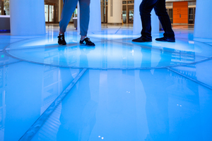  Salesforce Transit Center, San Francisco: begehbarer Glasboden im SFTC am Boden der Grand Hall 