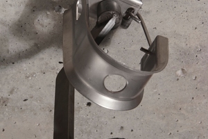  Der „MND“ kann mit einem Hammer ins Bohrloch gehämmert oder mit dem „MND“ Setzwerkzeug eingeschlagen werden. Es kann mit jeder Schlagbohrmaschine mit „SDS Plus“-Aufnahme verwendet werden. 