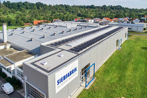 Die Siebfabrik Arthur Maurer GmbH und Co. KG in Mössingen wurde kürzlich um eine weitere Fertigungshalle ergänzt. 