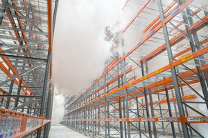  CO2-Probeflutung der neuen Lagerhalle von Mäuler Logistik mit 20.000 Palettenstellplätzen. Hier werden zukünftig brennbare und WHG Stoffe sicher gelagert 