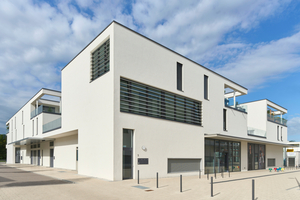  <div class="bildtext">Der neue Riedpark in Lauchringen (Baden-Württemberg) ist ein Mix aus Wohnen, Einkaufen, Arbeiten und Parken. Verwirklicht wurden 36 Wohnungen, sechs Büros und sechs Gewerbeeinheiten.</div> 