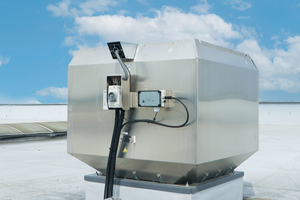  Einsatzbereit für den Ernstfall: Der Brandgas-Dachventilator mit fertig montierter „Lager-Zustandsdiagnostik“. 